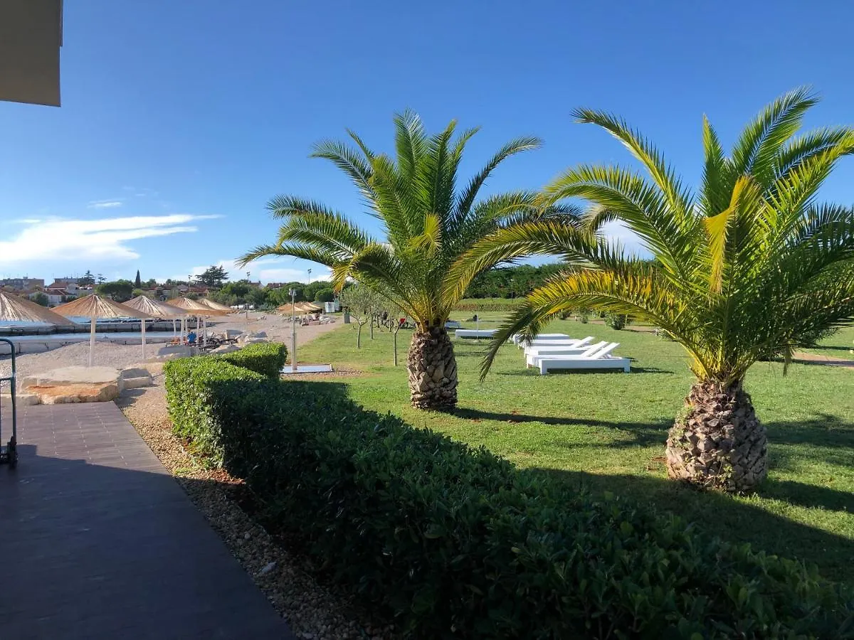 Apartment Luna Met Airco Wifi En Zwembad Novigrad Istria Hırvatistan